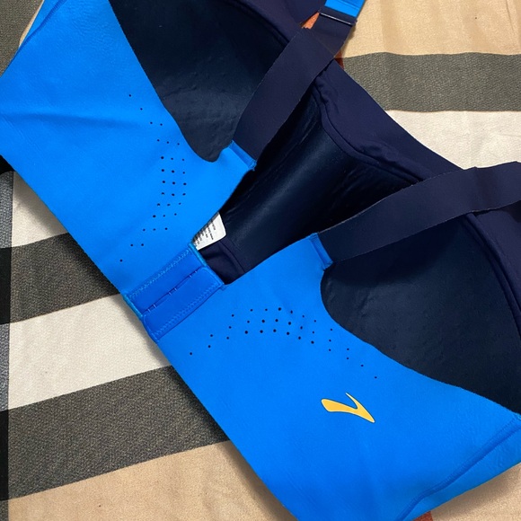 Brooks Other - Brooks sports bra